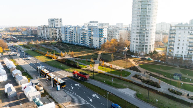 Park nad Południową Obwodnicą Warszawy w marcu 2026 r.