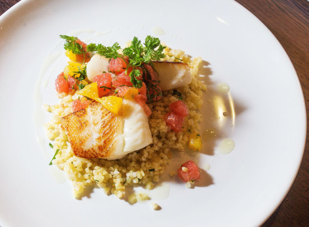 Przepis na dorsza w ziołach z kaszą quinoa