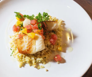 Przepis na dorsza w ziołach z kaszą quinoa