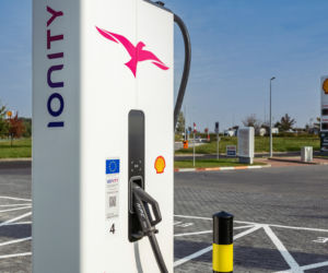 Shell i IONITY uruchamiają pierwsze w Polsce stacje dużej mocy do ładowania pojazdów elektrycznych