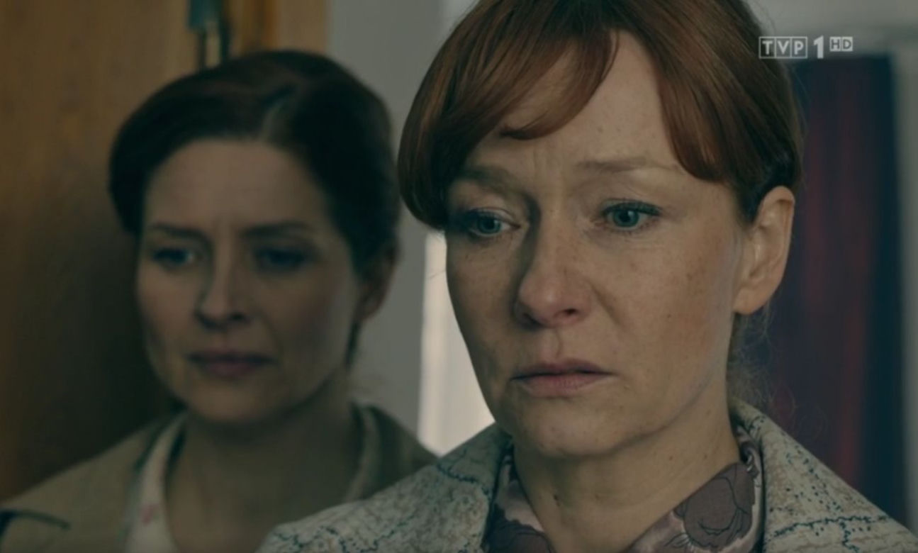 Stulecie Winnych 3 odc. 39. Mania (Magdalena Walach), Ania (Urszula Grabowska)