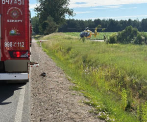 Auto dostawcze wypadło z drogi na DK 62 w powiecie sokołowskim