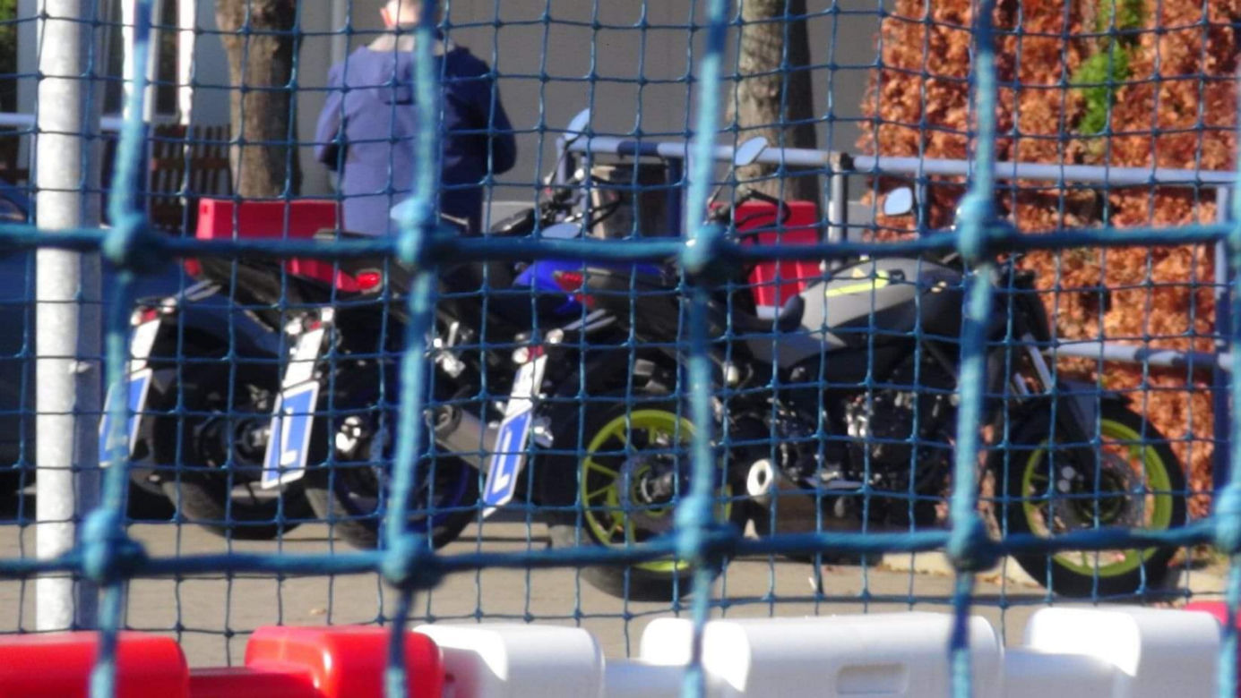 Wypadek motocyklisty podczas egzaminu na prawo jazdy. Służby interweniowały w WORD w Warszawie