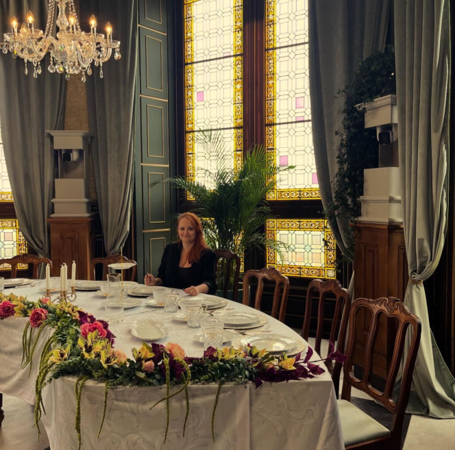 Co naprawdę dzieje się w zamku Zdrajców? Mamy zdjęcia zza kulis hitu TVN!