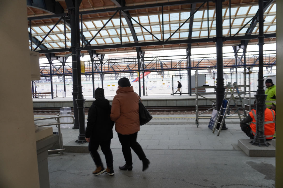 Prace przy dworcu w Białymstoku zmierzają ku końcowi. Zobacz jak wygląda teren obok dworca PKP [ZDJĘCIA]