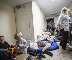 Tak żyją teraz dzieci na oddziale onkologicznym w Kijowie. Te zdjęcia łamią serca