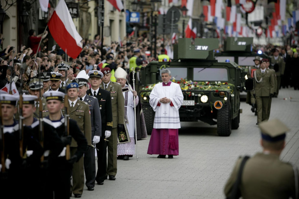 Rocznica pogrzebu Lecha i Marii Kaczyńskich na Wawelu