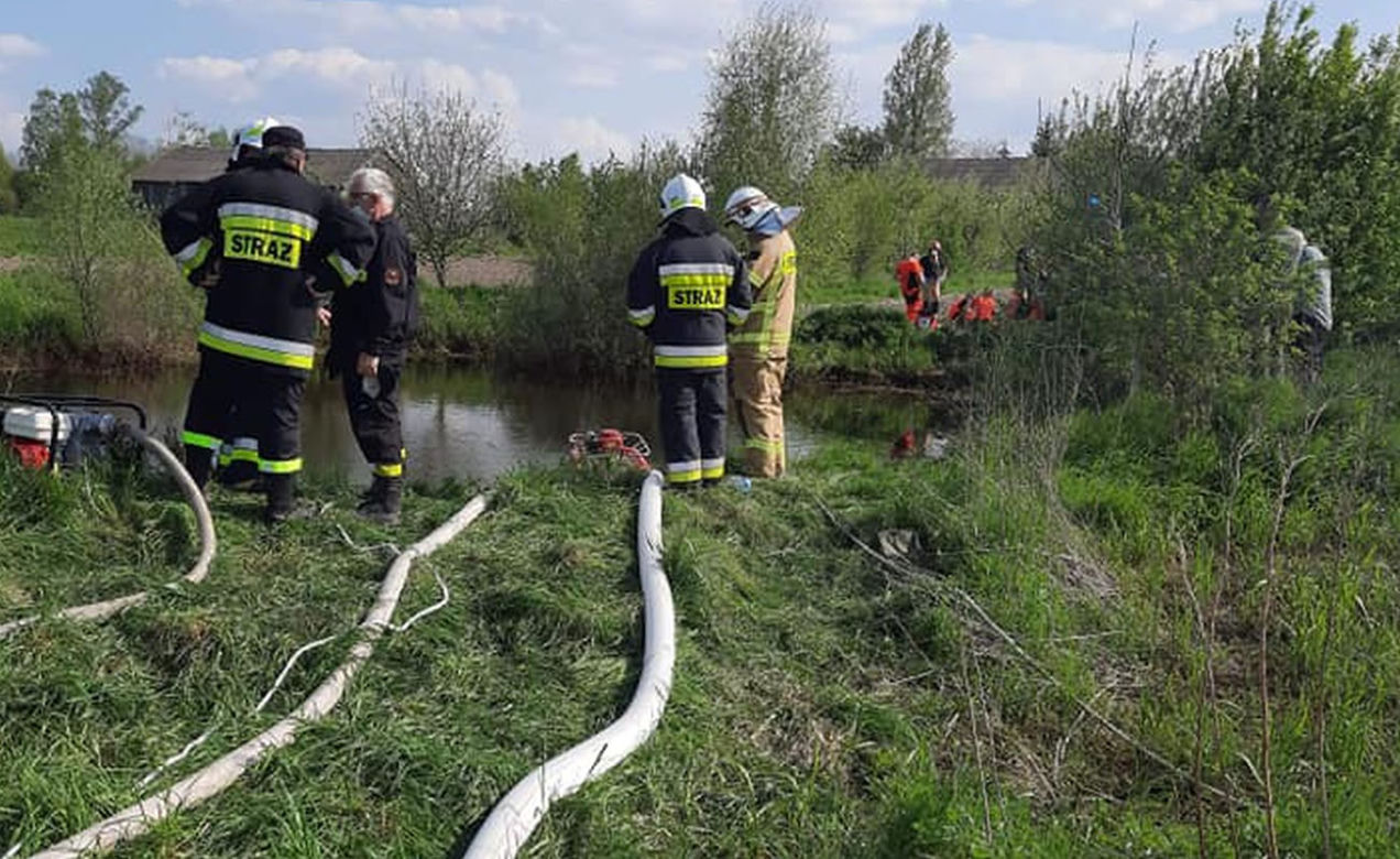 Utonął w traktorze we własnym stawie