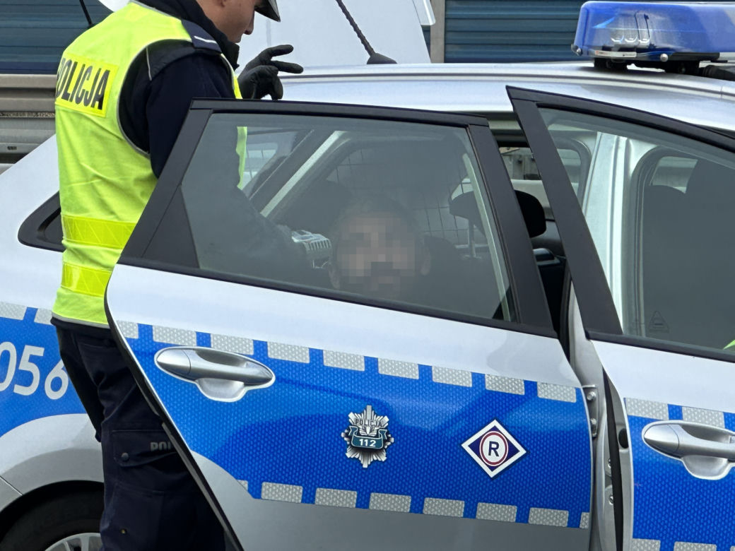 Pijany Gruzin jechał zygzakiem przez S8. Zatrzymali go inni kierowcy, doszło do szarpaniny