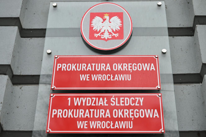 Grzegorz Braun pojawił się w prokuraturze. Nie otrzymał żadnych zarzutów