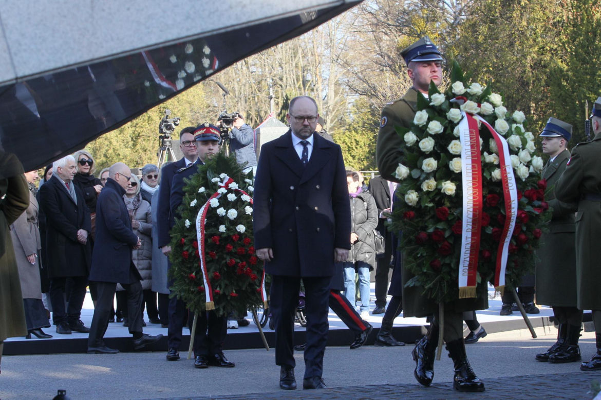 Obchody 16. rocznicy katastrofy smoleńskiej. Powązki