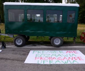 Wściekli rolnicy wyszli na drogi