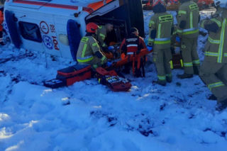 Tragiczny wypadek karetki pod Wągrowcem! Nie żyje 67-letni kierowca [ZDJĘCIA, WIDEO]