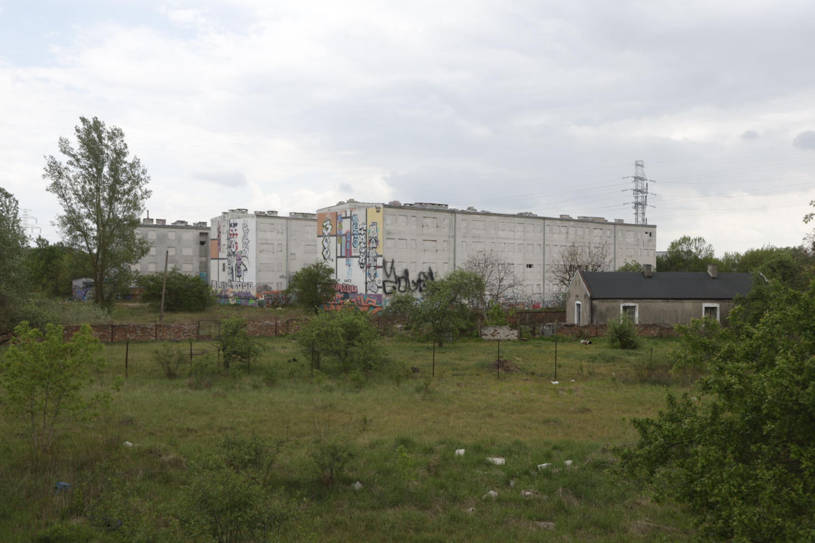 „Czarnobyl” Warszawy zniknie z mapy. „Smród, fetor i grzyb”. Tak wyglądało życie w „13 dzielnicy”