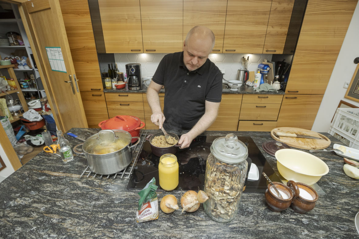 Paweł Kowal. Mistrz kaszotto z grzybami