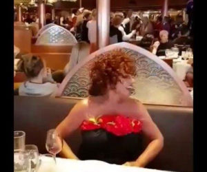 Takiej Agnieszki Perepeczko jeszcze nie było. Bujne loki skradły całe show