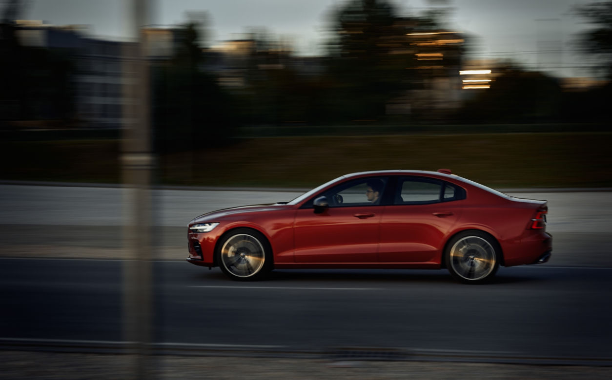 Volvo S60 T5 R Design First Edition