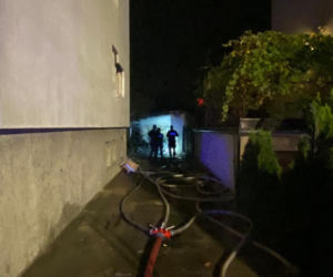 Nocny pożar w Toruniu. Ogień w garażu i budynku gospodarczym