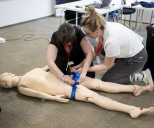 Aptekarze ćwiczą na wypadek wojny. Pierwsze takie szkolenie w Warszawie