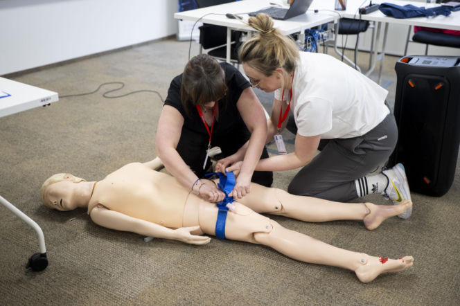 Aptekarze ćwiczą na wypadek wojny. Pierwsze takie szkolenie w Warszawie