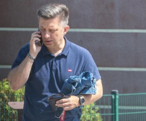 Michał Dworczyk skrócił spodnie za 100 zł