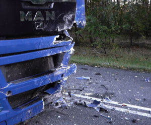Tragedia na drodze do Szubina. 29-letni Paweł zginął pod kołami TIRA