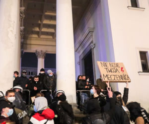 Wojna o kościół na pl.Trzech Krzyży 
