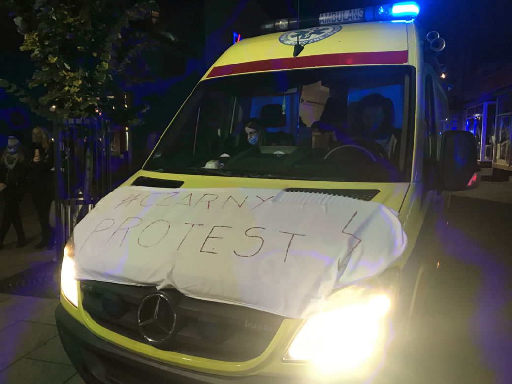 Strajk kobiet w Sosnowcu. Tłumy na ulicach! Wsparcie karetek, medyków i taksówkarzy