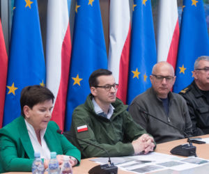 Elżbieta Witek i Beata Szydło. Polacy wskazali, która nadaje się na prezydenta 