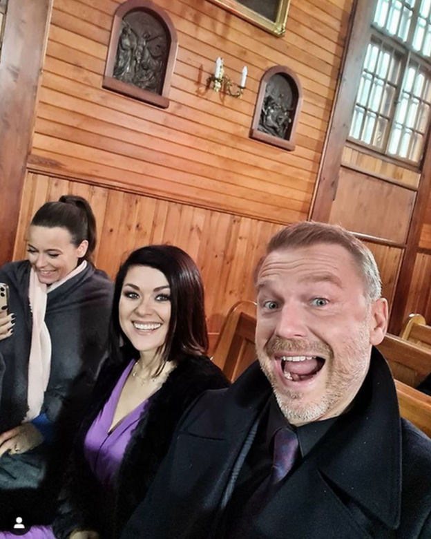 M jak miłość. Andrzej Budzyński (Krystian Wieczorek), Magda (Anna Mucha), Kinga (Katarzyna Cichopek)