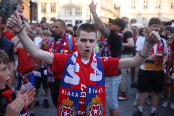 Tłumy kibiców na fecie Wisły Kraków po awansie do Ekstraklasy. Znajdź się na zdjęciach!