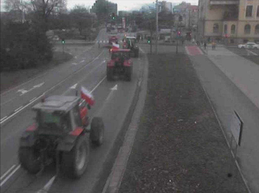 Wtorek, 20 lutego. Rolnicy wjeżdżają do Bydgoszczy