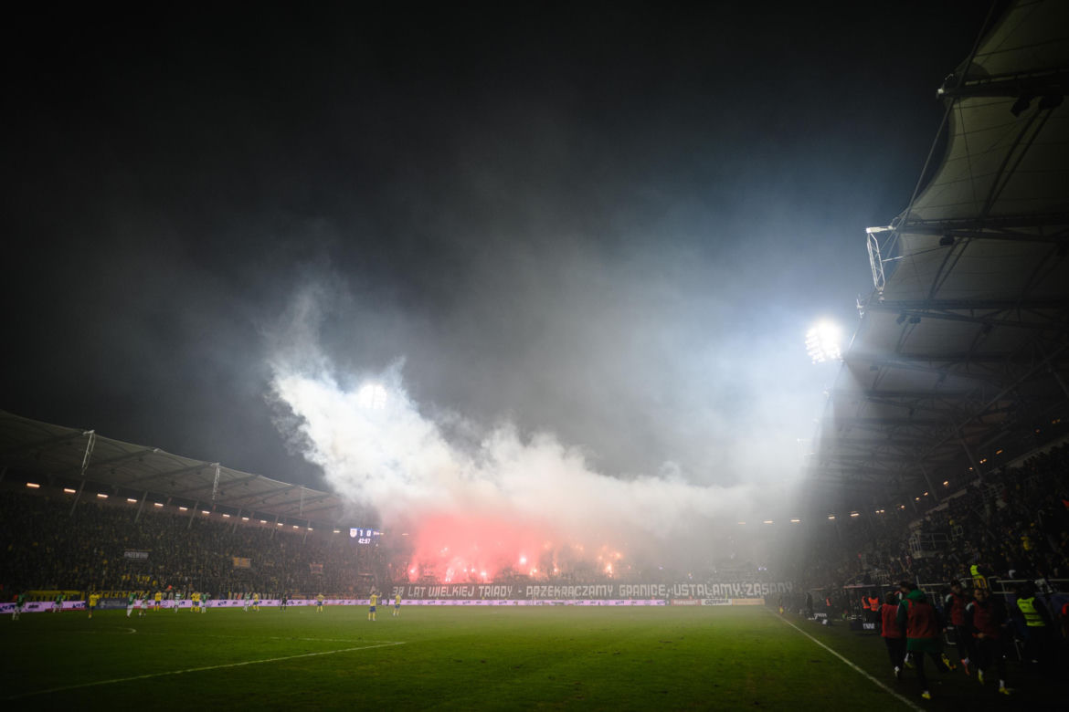 Arka Gdynia - Lechia Gdańsk: Zdjęcia kibiców z derbów Trójmiasta w ramach 23. kolejki PKO BP Ekstraklasy