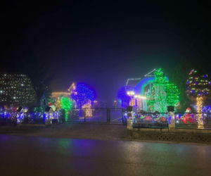 Magia Świąt w Świętokrzyskiem. Gdzie szukać najpiękniej oświetlonych domów? Rzepin i gmina Pawłów skradły show!