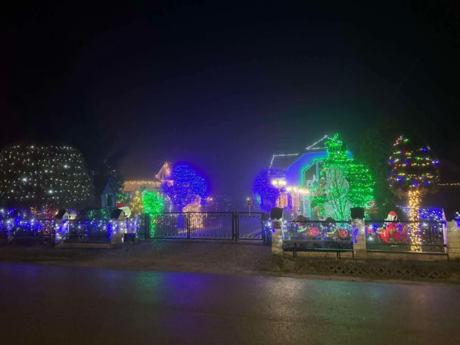 Magia Świąt w Świętokrzyskiem. Gdzie szukać najpiękniej oświetlonych domów? Rzepin i gmina Pawłów skradły show!