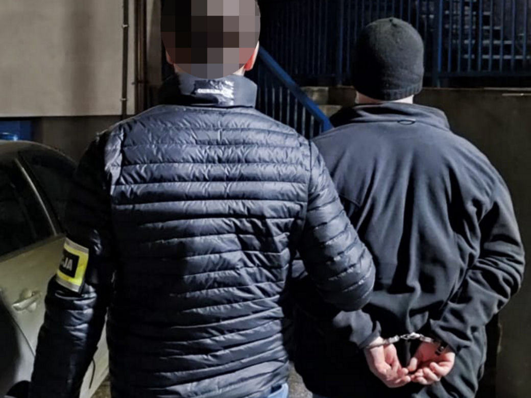 Kradli auta i części na potęgę! Złodzieje i paser wpadli w ręce policji 