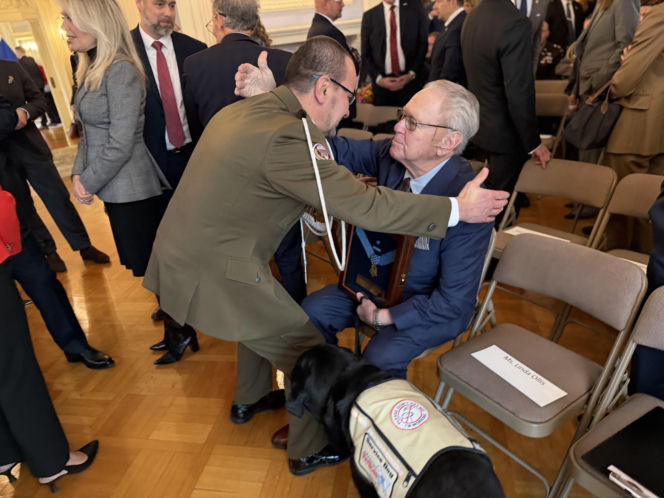 Wręczenie Krzyża Wielkiego Orderu Zasługi RP rodzicom Michaela Ollisa w Waszyngtonie, DC