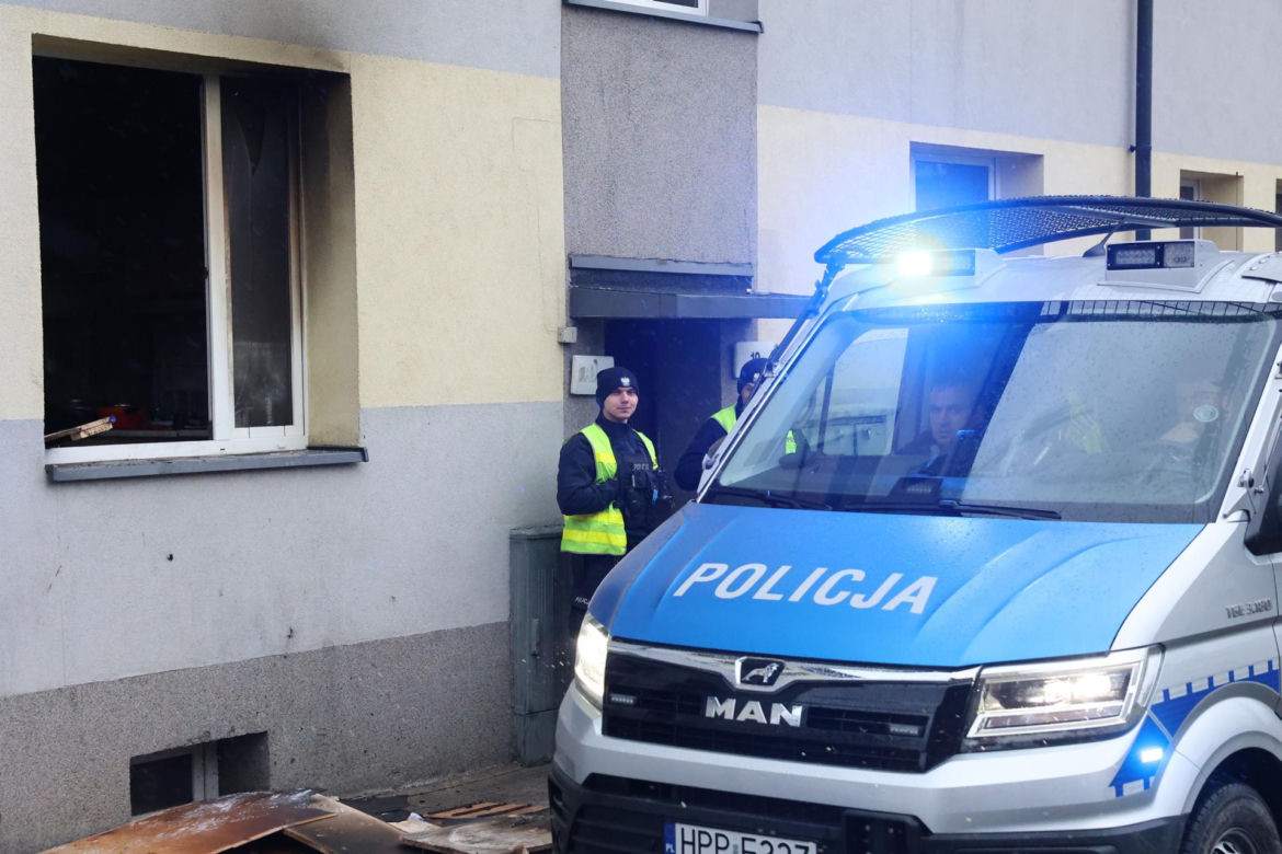 4-letni chłopiec zginął w pożarze mieszkania! Strażacy mówią o kłębach gęstego dymu