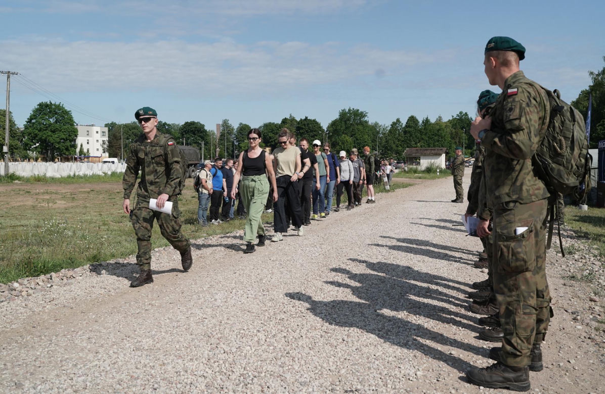 Nasz dziennikarz w wojsku. Sprawdził, czy w jeden dzień może się tego nauczyć