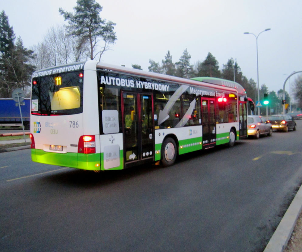 Autobus hybrydowy firmy MAN