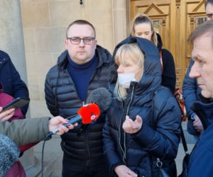 Rodzice Bartka, który zginął podczas policyjnej interwencji, zeznawali w szczecińskiej prokuraturze