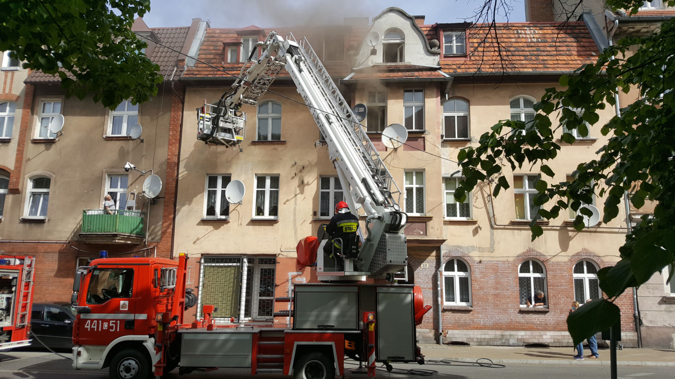 Pożar w kamienicy przy ulicy Narutowicza w Grudziądzu. Jest ofiara śmiertelna