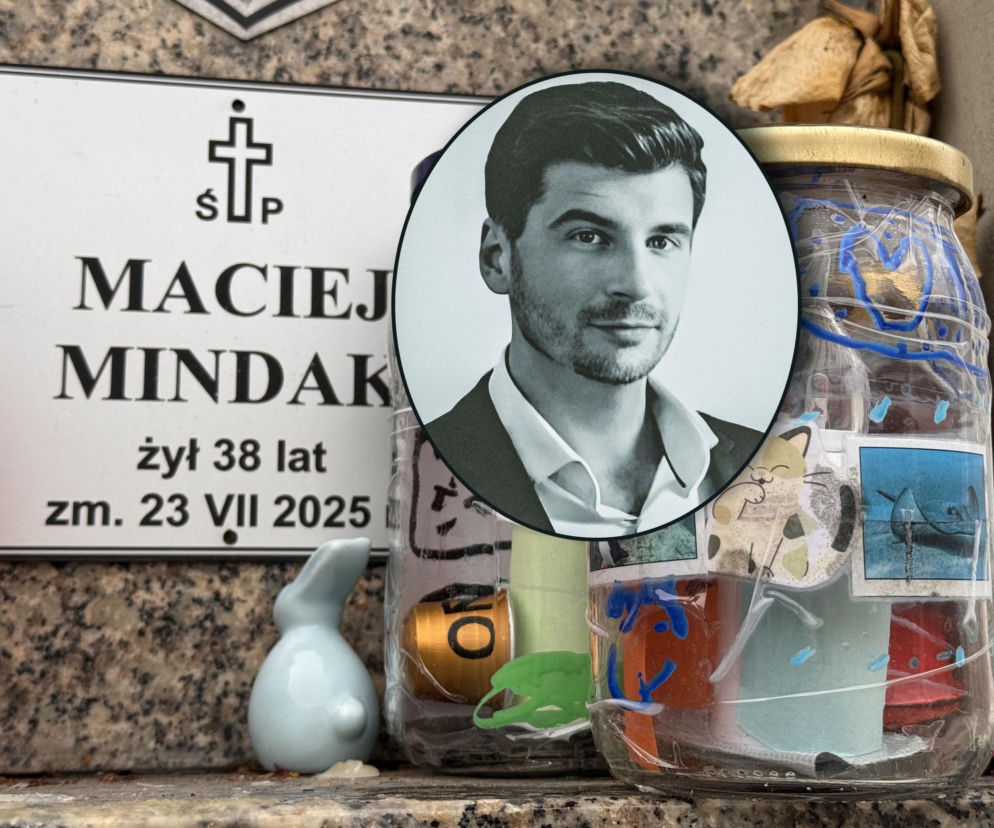 Gwiazdor TVN zginął w tragicznym wypadku. Tak dziś wygląda grób Macieja Mindaka