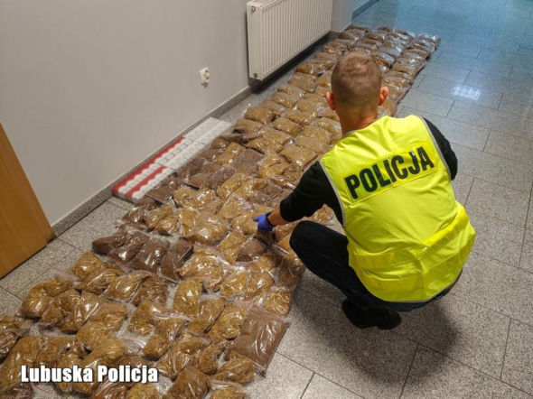 Duże ilości tytoniu i papierosów na posesji w powiecie wschowskim