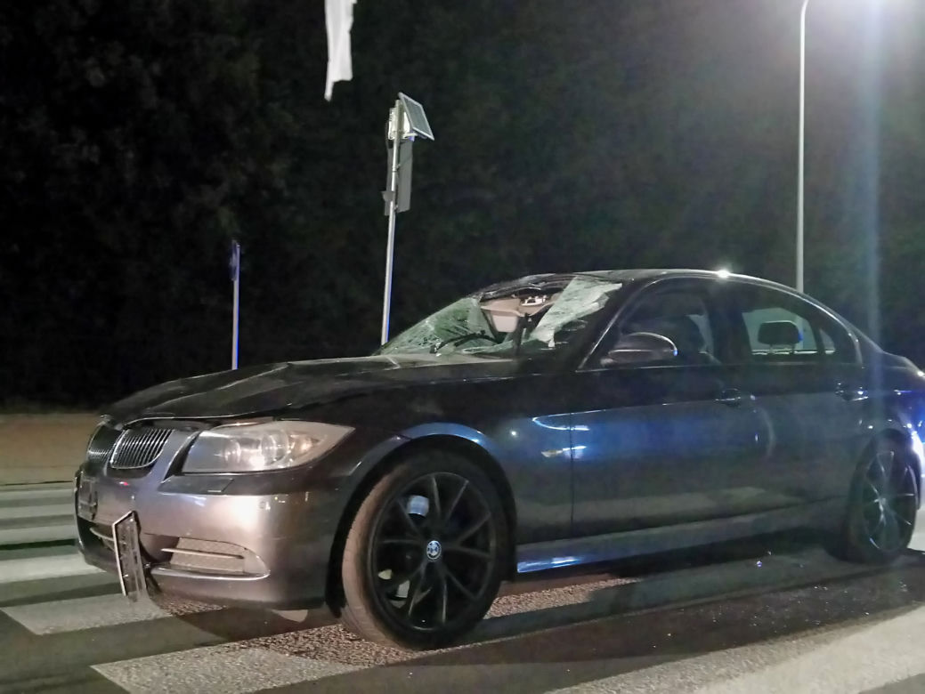 Koszmarny wypadek w Krakowie. Wbiegł wprost pod BMW, zginął na miejscu
