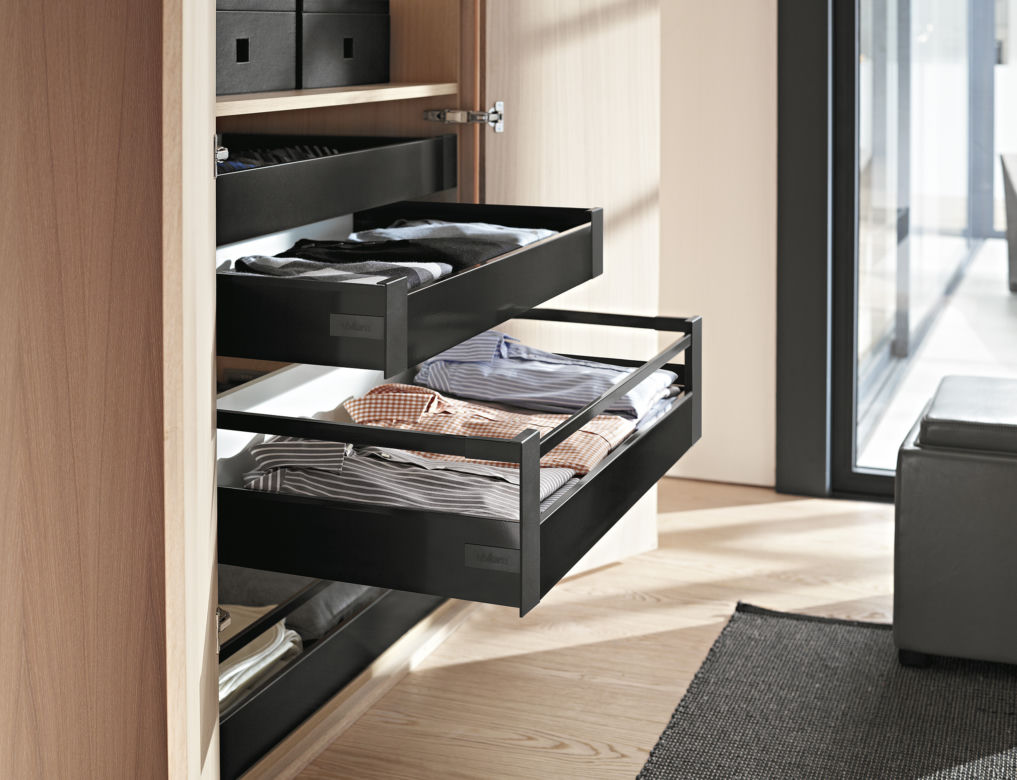 Szuflady TANDEMBOX antaro w sypialni