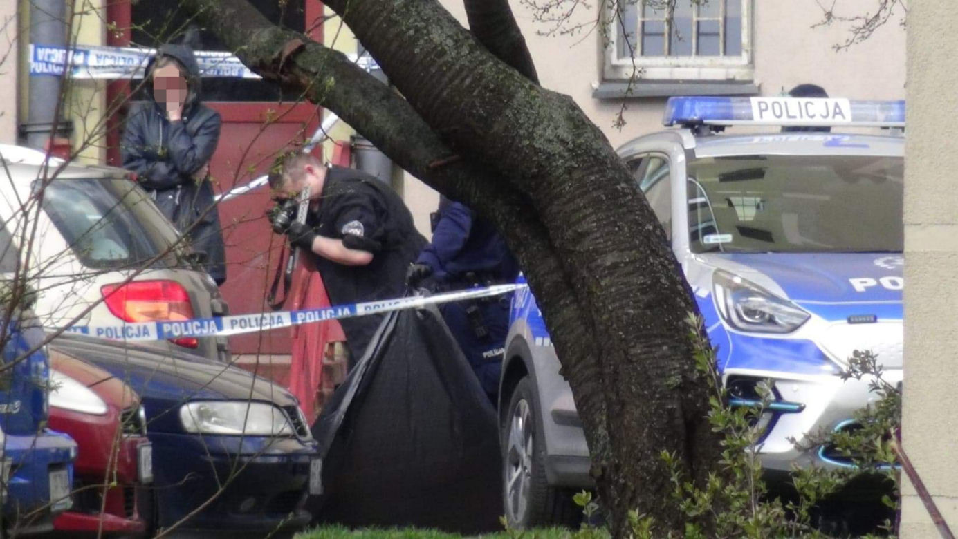 Skoczył z 7 piętra. Zginął na miejscu. 