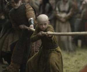 Dexter Sol Ansell jako Egg (pol. Jajo)