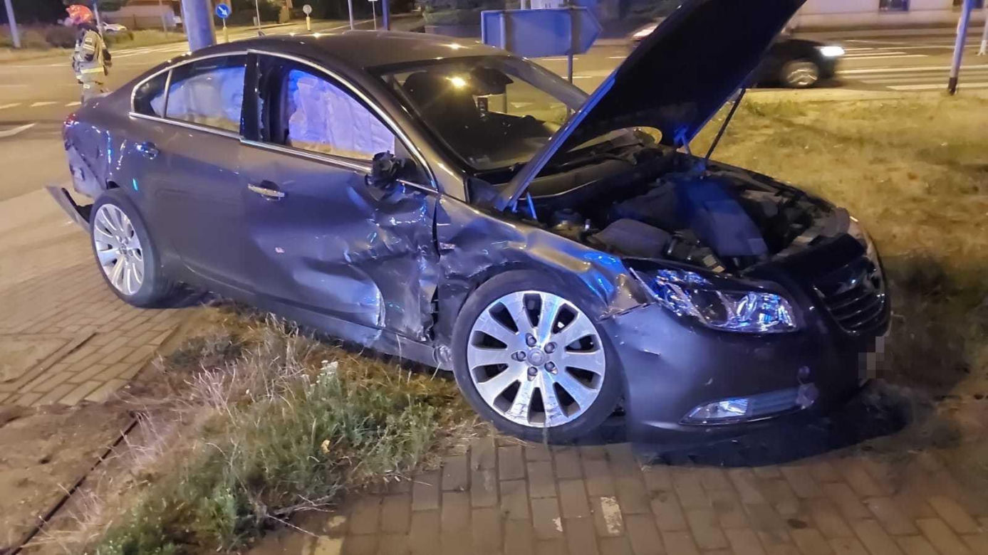 Wypadek na skrzyżowaniu ul. Dąbrowskiego i Konarskiego w Tarnowie. 5 osób trafiło do szpitala