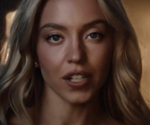 Rozebrana Sydney Sweeney w sportowej reklamie